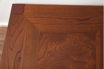 在庫未使用品　IDC大塚家具　藤沢木工　脚乾漆　ケヤキ無垢材　力強い杢目が目を惹く上質な囲炉裏テーブル(いろり、座卓、ローテーブル、センターテーブル、リビングテーブル、木製火鉢)(定価約32万円)(R-041752)