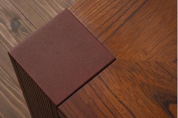在庫未使用品　IDC大塚家具　藤沢木工　脚乾漆　ケヤキ無垢材　力強い杢目が目を惹く上質な囲炉裏テーブル(いろり、座卓、ローテーブル、センターテーブル、リビングテーブル、木製火鉢)(定価約32万円)(R-041752)