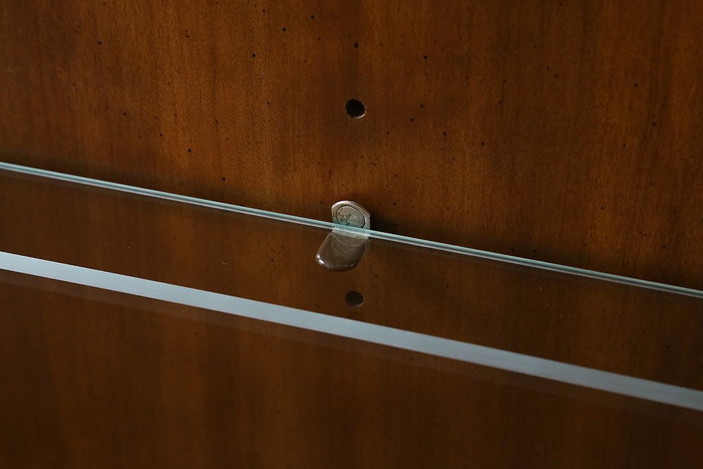 中古　DREXEL HERITAGE(ドレクセルヘリテイジ)　TRYON MANOR(トライオンメナー)　格調高い佇まいが魅力の飾り棚(キャビネット、食器棚、収納棚)(定価約98万円)(R-041755)