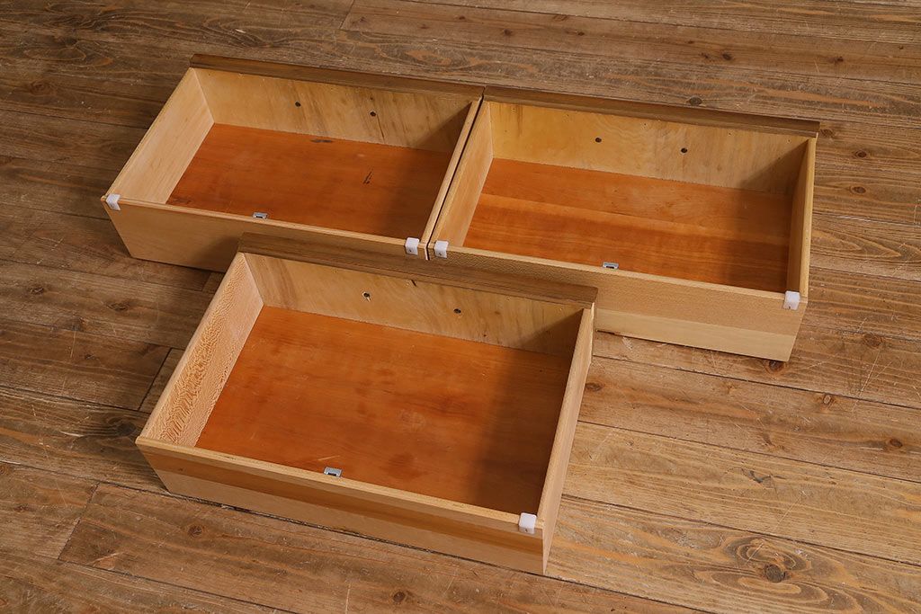 中古　DREXEL HERITAGE(ドレクセルヘリテイジ)　TRYON MANOR(トライオンメナー)　格調高い佇まいが魅力の飾り棚(キャビネット、食器棚、収納棚)(定価約98万円)(R-041755)