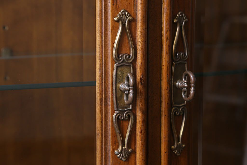 中古　DREXEL HERITAGE(ドレクセルヘリテイジ)　TRYON MANOR(トライオンメナー)　格調高い佇まいが魅力の飾り棚(キャビネット、食器棚、収納棚)(定価約98万円)(R-041755)