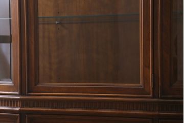 中古　DREXEL HERITAGE(ドレクセルヘリテイジ)　TRYON MANOR(トライオンメナー)　格調高い佇まいが魅力の飾り棚(キャビネット、食器棚、収納棚)(定価約98万円)(R-041755)