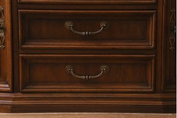 中古　DREXEL HERITAGE(ドレクセルヘリテイジ)　TRYON MANOR(トライオンメナー)　格調高い佇まいが魅力の飾り棚(キャビネット、食器棚、収納棚)(定価約98万円)(R-041755)