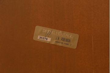 中古　DREXEL HERITAGE(ドレクセルヘリテイジ)　TRYON MANOR(トライオンメナー)　格調高い佇まいが魅力の飾り棚(キャビネット、食器棚、収納棚)(定価約98万円)(R-041755)