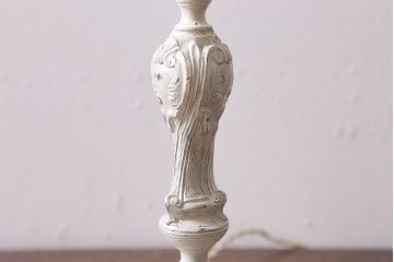 ヴィンテージ照明　フランスビンテージ　エレガントな彫りとフォルムが美しいテーブルランプ(卓上照明、卓上ランプ、スタンドライト)(R-041756)