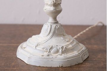 ヴィンテージ照明　フランスビンテージ　エレガントな彫りとフォルムが美しいテーブルランプ(卓上照明、卓上ランプ、スタンドライト)(R-041756)