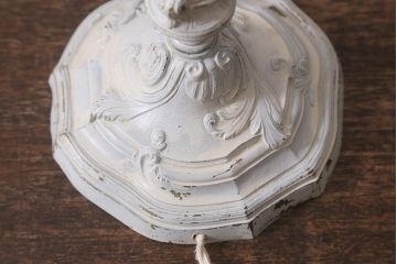 ヴィンテージ照明　フランスビンテージ　エレガントな彫りとフォルムが美しいテーブルランプ(卓上照明、卓上ランプ、スタンドライト)(R-041756)