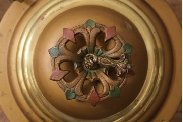 アメリカビンテージ　青銅製　4灯　可憐なデザインのシャンデリア(天井照明)(R-041757)