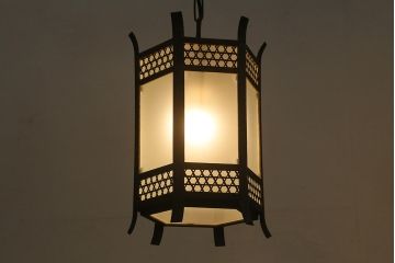 アンティーク照明　和製アンティーク　籠目模様がアクセントになった六角形の吊り下げ照明(天井照明)(R-041758)