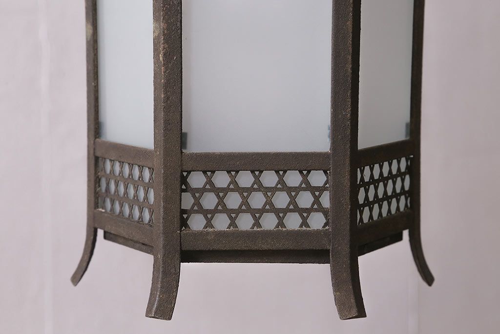 アンティーク照明　和製アンティーク　籠目模様がアクセントになった六角形の吊り下げ照明(天井照明)(R-041758)