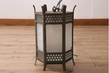 アンティーク照明　和製アンティーク　籠目模様がアクセントになった六角形の吊り下げ照明(天井照明)(R-041758)