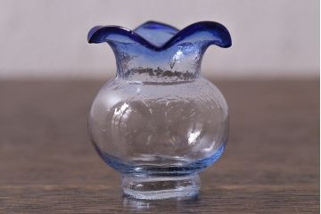 アンティーク雑貨　明治大正期　レトロ　青縁フリル　豆ランプ(金魚鉢ホヤ、オイルランプ、和ガラス)(R-041759)