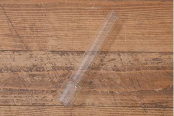 ヴィンテージ雑貨　イギリスビンテージ　平芯　5分芯　3色のガラスが可愛らしいオイルランプ(灯油ランプ、台ランプ)(R-041760)