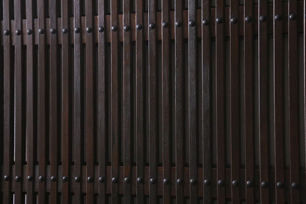 アンティーク建具　明治大正期　蔵戸リメイク　ヒノキ材　クリアガラス入り　風情漂う佇まいが魅力の蔵戸2枚セット(引き戸、玄関戸)(R-041762)