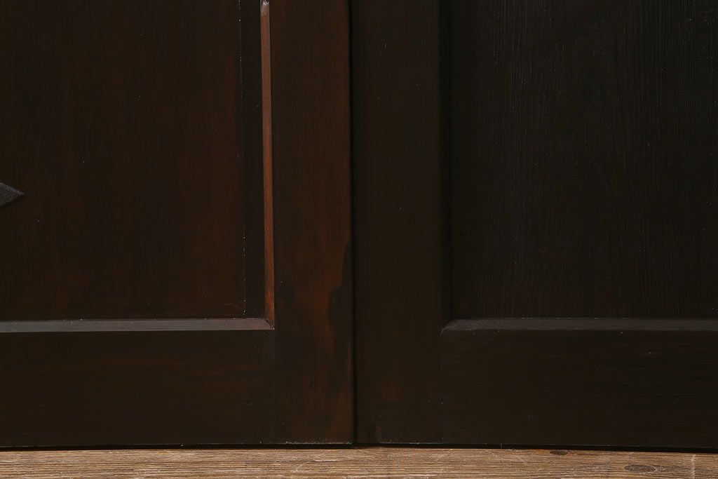 アンティーク建具　明治大正期　蔵戸リメイク　ヒノキ材　クリアガラス入り　風情漂う佇まいが魅力の蔵戸2枚セット(引き戸、玄関戸)(R-041762)