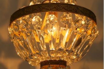 ヴィンテージ照明　フランスビンテージ　ゴージャスな空間を彩るクリスタルガラスのエンパイアシャンデリア(天井照明、吊り下げ照明)(R-041763)