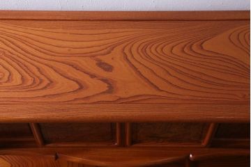 在庫未使用品　IDC大塚家具　漆器山富　漆塗り　透かし入り　総ケヤキ材の飾棚(飾り棚)(定価約203万円)(R-041764)