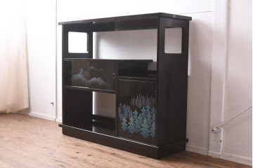 在庫未使用品　IDC大塚家具　モリシゲ(MORISHIGE/森繁)　有明35　彫漆　山と木立　　旭幸延A　和棚(定価約69万円)(R-041766)