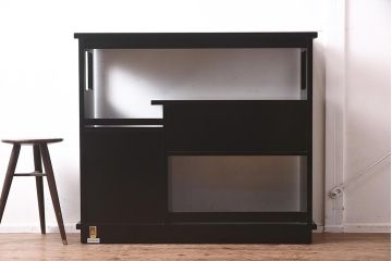 在庫未使用品　IDC大塚家具　モリシゲ(MORISHIGE/森繁)　有明35　彫漆　山と木立　　旭幸延A　和棚(定価約69万円)(R-041766)