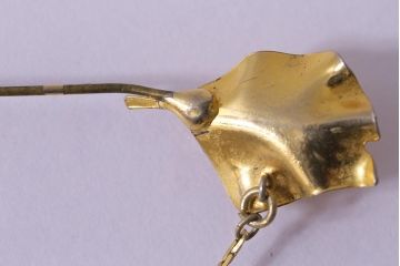 ヴィンテージ雑貨　昭和期　リーフのモチーフが上品なブローチ(アクセサリー、ビンテージ)(R-041768)