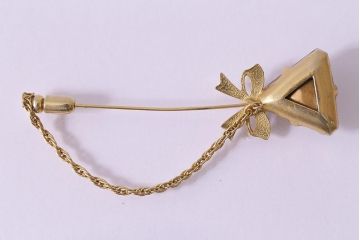 ヴィンテージ雑貨　昭和期　リボンが可愛らしいブローチ(アクセサリー、ビンテージ)(R-041770)
