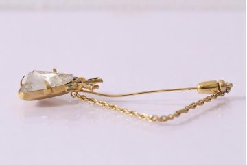 ヴィンテージ雑貨　昭和期　リボンが可愛らしいブローチ(アクセサリー、ビンテージ)(R-041770)
