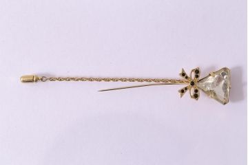 ヴィンテージ雑貨　昭和期　リボンが可愛らしいブローチ(アクセサリー、ビンテージ)(R-041770)
