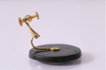 ヴィンテージ雑貨　木と貝の象嵌細工が施された丸型の可愛らしいイヤリング(アクセサリー、ビンテージ)(R-041775)