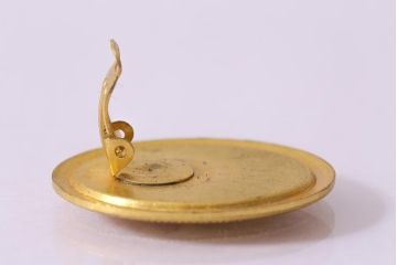 ヴィンテージ雑貨　可憐な押し花が目を引くオーバル型のイヤリング(アクセサリー、ビンテージ)(R-041777)