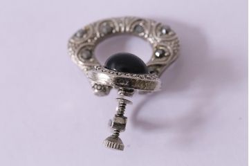 ヴィンテージ雑貨　昭和期　ブラックストーンが魅力のイヤリング(アクセサリー、ビンテージ)(R-041786)