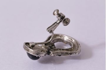 ヴィンテージ雑貨　昭和期　ブラックストーンが魅力のイヤリング(アクセサリー、ビンテージ)(R-041786)