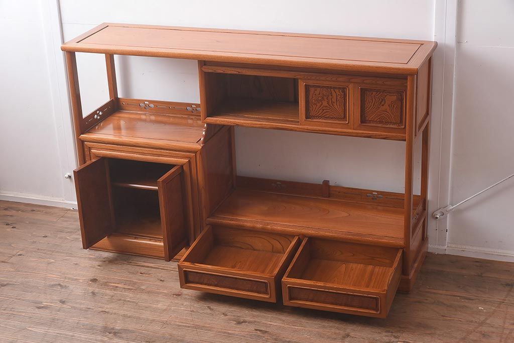 在庫未使用品　IDC大塚家具　指物家具　藤沢木工　漆塗り　総ケヤキ材製の飾り棚(飾棚)(定価約162万円)(R-041798)