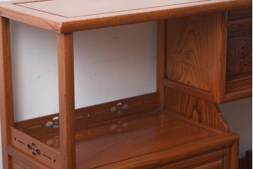 在庫未使用品　IDC大塚家具　指物家具　藤沢木工　漆塗り　総ケヤキ材製の飾り棚(飾棚)(定価約162万円)(R-041798)