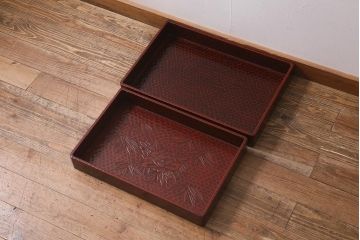 在庫未使用品　IDC大塚家具　まつおかファニチャー　鎌倉彫　竹と牡丹　漆　衣装盆　大小セット(定価約10万円)(R-041800)