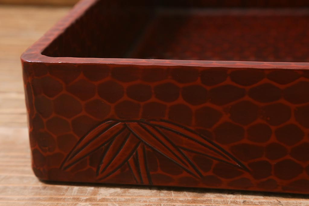 在庫未使用品　IDC大塚家具　まつおかファニチャー　鎌倉彫　竹と牡丹　漆　衣装盆　大小セット(定価約10万円)(R-041800)