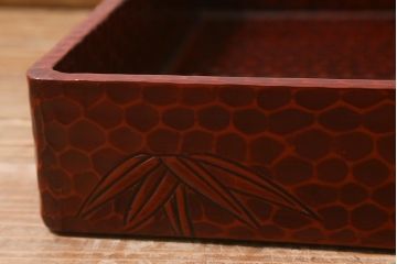 在庫未使用品　IDC大塚家具　まつおかファニチャー　鎌倉彫　竹と牡丹　漆　衣装盆　大小セット(定価約10万円)(R-041800)