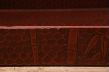 在庫未使用品　IDC大塚家具　まつおかファニチャー　鎌倉彫　竹と牡丹　漆　衣装盆　大小セット(定価約10万円)(R-041800)