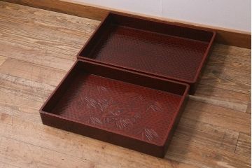 在庫未使用品　IDC大塚家具　まつおかファニチャー　鎌倉彫　竹と牡丹　漆　衣装盆　大小セット(定価約10万円)(R-041800)