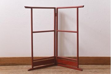 在庫未使用品　IDC大塚家具　まつおかファニチャー　朱紋　漆　小さな衣桁(タオル掛け)(定価約3万7千円)(R-041801)