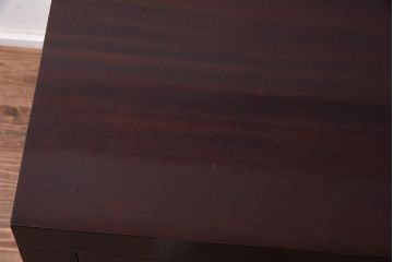 展示品　IDC大塚家具　Baker(ベーカー社)　3409　マホガニー材　気品のあるシンプルなサイドテーブル(センターテーブル、コンソールテーブル、作業台、カウンターテーブル、サイドデスク)(定価約63万円)(R-041823)