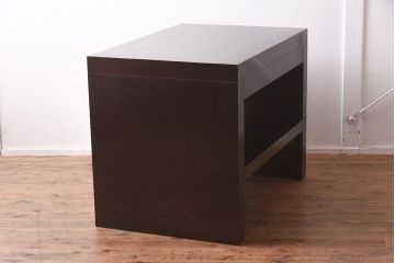 展示品　IDC大塚家具　Baker(ベーカー社)　3409　マホガニー材　気品のあるシンプルなサイドテーブル(センターテーブル、コンソールテーブル、作業台、カウンターテーブル、サイドデスク)(定価約63万円)(R-041823)
