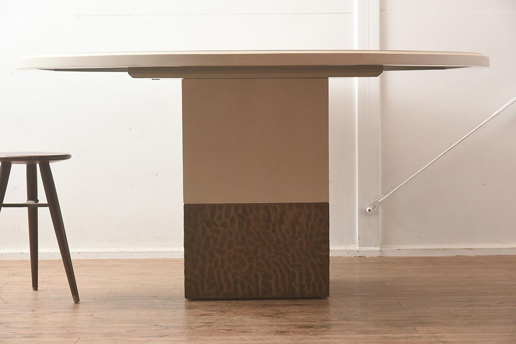 在庫未使用品　IDC大塚家具　Baker(ベイカー社)　KARA MANN(カラマン)　Milling Road(ミリング・ロード)　MR7037　ソリッドダイニングテーブル(ラウンドテーブル、丸テーブル)(定価約90万円)(R-041825)