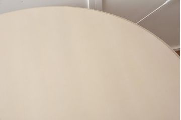在庫未使用品　IDC大塚家具　Baker(ベーカー社)　KARA MANN(カラマン)　Milling Road(ミリング・ロード)　MR7037　ソリッドダイニングテーブル(ラウンドテーブル、丸テーブル)(定価約90万円)(R-041825)