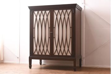 在庫未使用品　IDC大塚家具　ヒッコリーチェア社(HICKORY CHAIR)　トーマス・オブライアン　2890-10　サイドボード(TVキャビネット、収納棚)(定価約73万円)(R-041841)