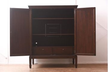 在庫未使用品　IDC大塚家具　ヒッコリーチェア社(HICKORY CHAIR)　トーマス・オブライアン　2890-10　サイドボード(TVキャビネット、収納棚)(定価約73万円)(R-041841)