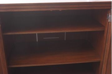 在庫未使用品　IDC大塚家具　ヒッコリーチェア社(HICKORY CHAIR)　トーマス・オブライアン　2890-10　サイドボード(TVキャビネット、収納棚)(定価約73万円)(R-041841)