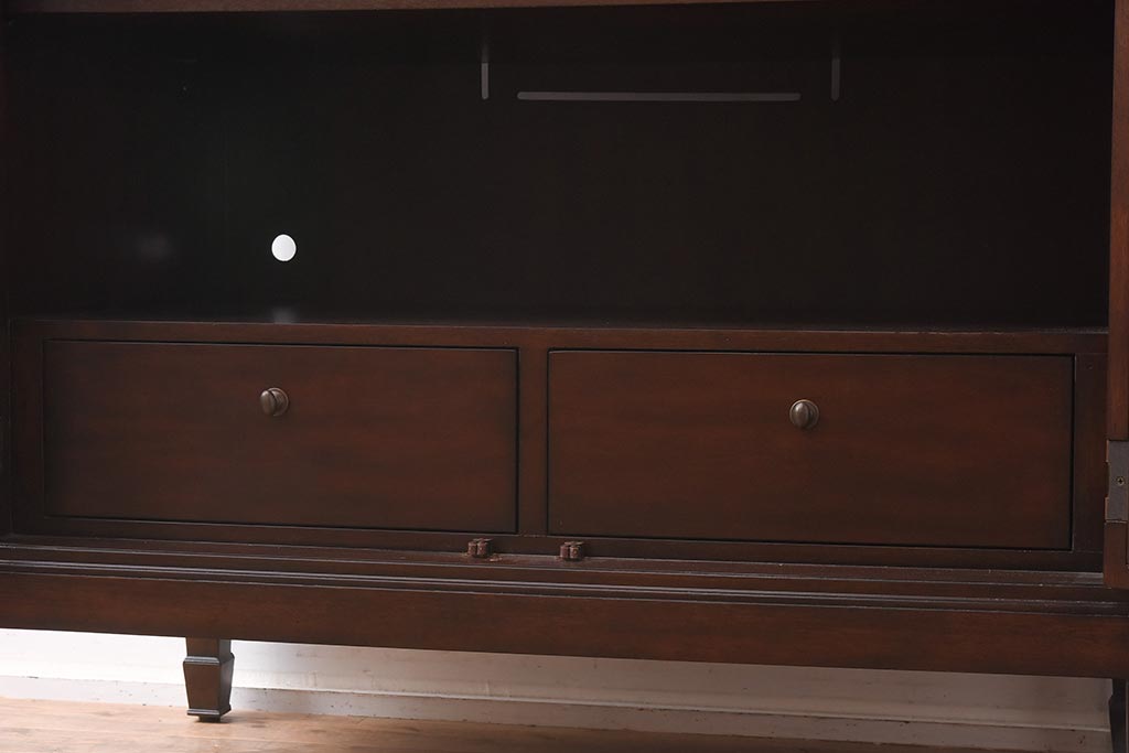 在庫未使用品　IDC大塚家具　ヒッコリーチェア社(HICKORY CHAIR)　トーマス・オブライアン　2890-10　サイドボード(TVキャビネット、収納棚)(定価約73万円)(R-041841)