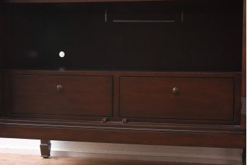 在庫未使用品　IDC大塚家具　ヒッコリーチェア社(HICKORY CHAIR)　トーマス・オブライアン　2890-10　サイドボード(TVキャビネット、収納棚)(定価約73万円)(R-041841)