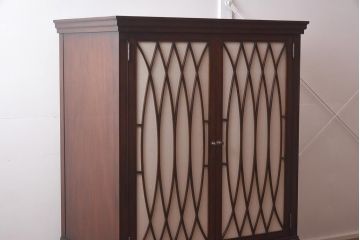 在庫未使用品　IDC大塚家具　ヒッコリーチェア社(HICKORY CHAIR)　トーマス・オブライアン　2890-10　サイドボード(TVキャビネット、収納棚)(定価約73万円)(R-041841)