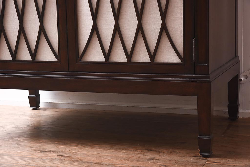 在庫未使用品　IDC大塚家具　ヒッコリーチェア社(HICKORY CHAIR)　トーマス・オブライアン　2890-10　サイドボード(TVキャビネット、収納棚)(定価約73万円)(R-041841)